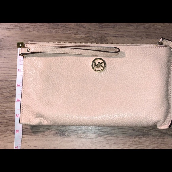 Michael Kors Wristlet - Light Pink - Picture 6 of 6
